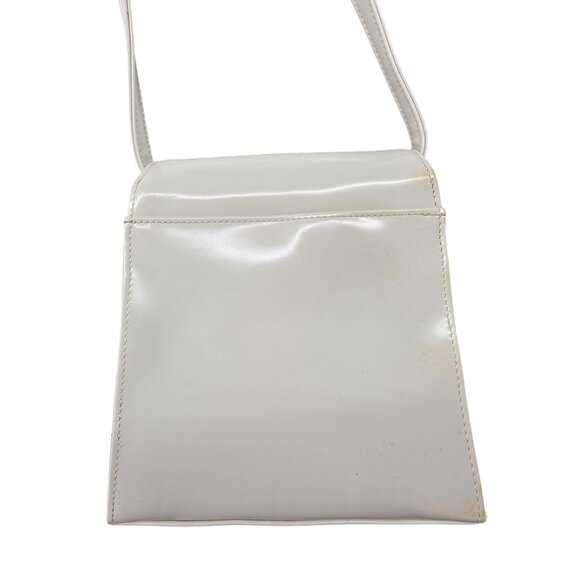Guess Cream Crossbody Bag With Front Pocket & Zipper Closure - Picture 3 of 14